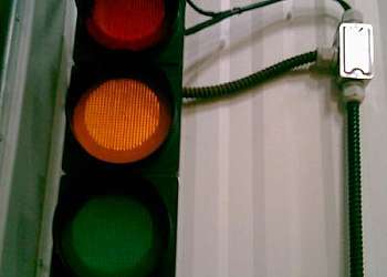 Serviço de reparo em semáforos